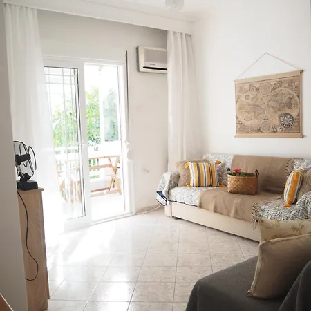 Dimi Apartment Palaiontsiflikion Exterior photo